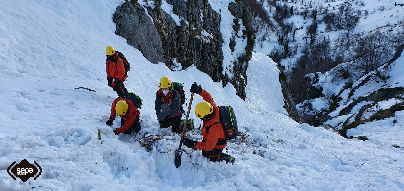 Emergencias busca terminar el mapeo con georradar de la zona del alud en San Isidro