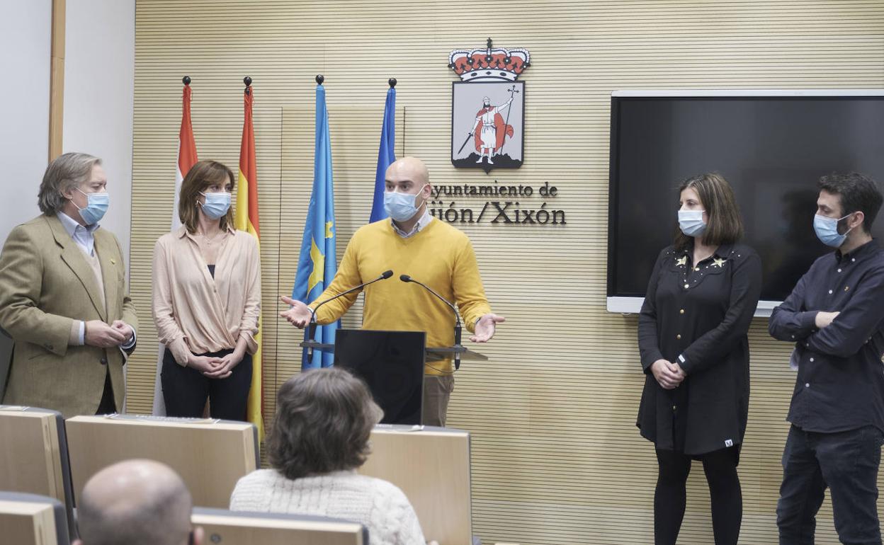 Portavoces de los grupos de la oposición en el Ayuntamiento de Gijón.