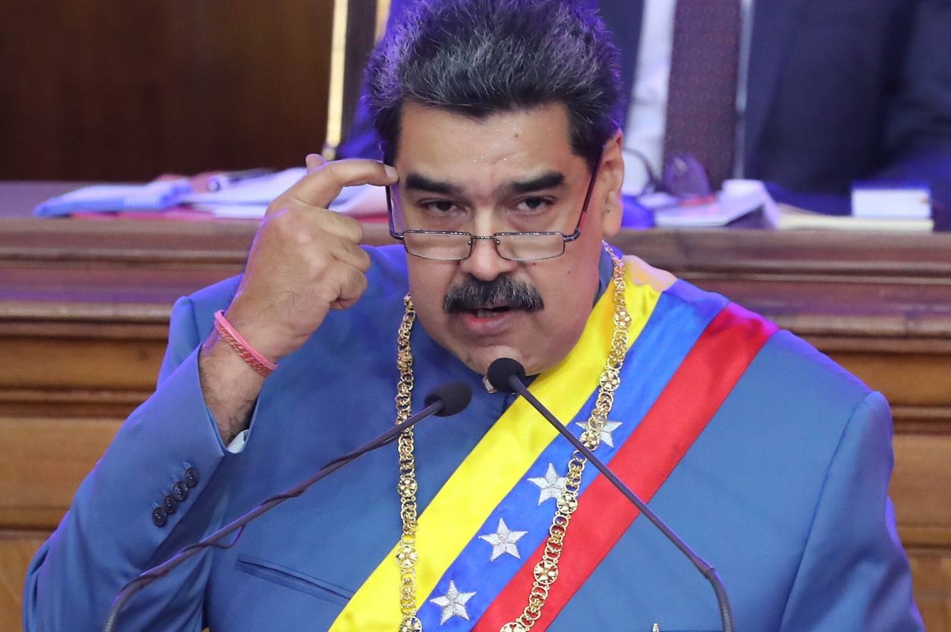 Bicolás Maduro anuncia el descubrimiento de unas «goticas milagrosas» para curar el coronavirus