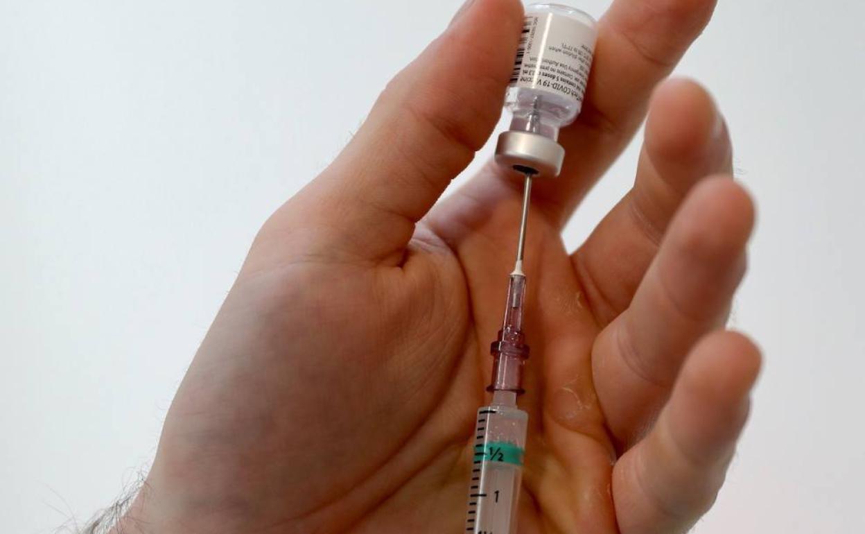 Salud analiza que cada vacunación se ajuste a los criterios establecidos por el Ministerio de Sanidad