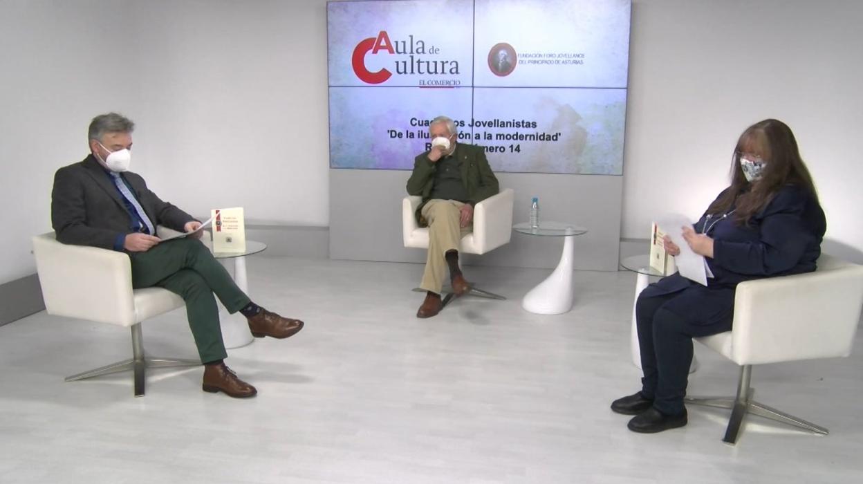 Juan Díaz Álvarez, Ignacio García-Arango y María José Álvarez Faedo, en la presentación de la revista. 