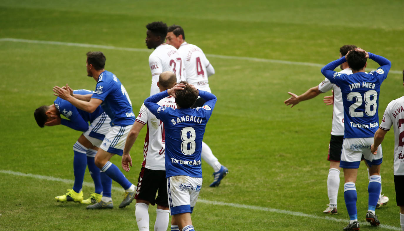 El partido entre el Real Oviedo y el Albacete en el Tartiere, que se saldó con victoria manchega, en imágenes.