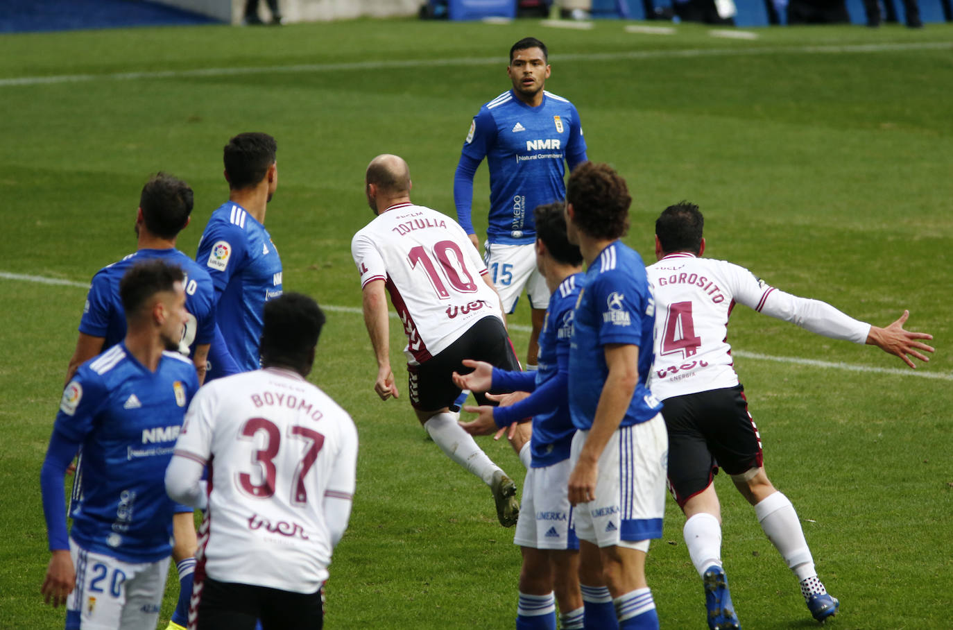 El partido entre el Real Oviedo y el Albacete en el Tartiere, que se saldó con victoria manchega, en imágenes.