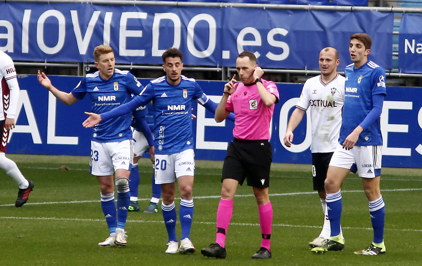 El partido entre el Real Oviedo y el Albacete en el Tartiere, que se saldó con victoria manchega, en imágenes.