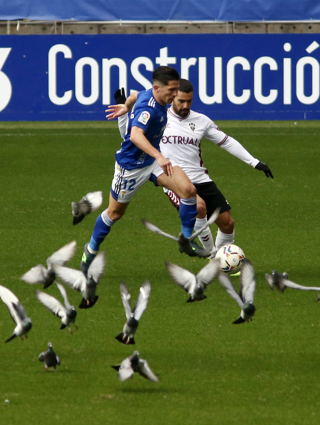 El partido entre el Real Oviedo y el Albacete en el Tartiere, que se saldó con victoria manchega, en imágenes.