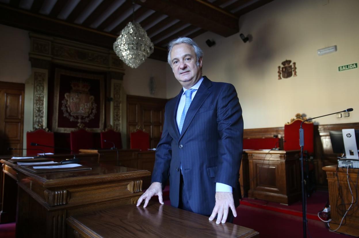 Jesús María Chamorro, en la sala de vistas del Palacio de Camposagrado. 