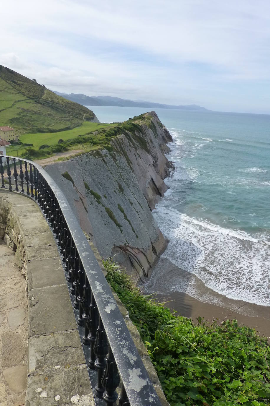 Mirador del Flysch en Zumaia (Guipúzcoa).