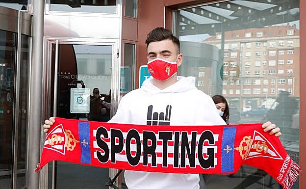 Campuzano, a su llegada al hotel Silken de Gijón.