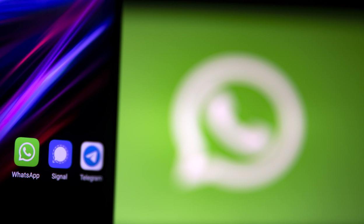 Un falso Whatsapp roba información de los usuarios