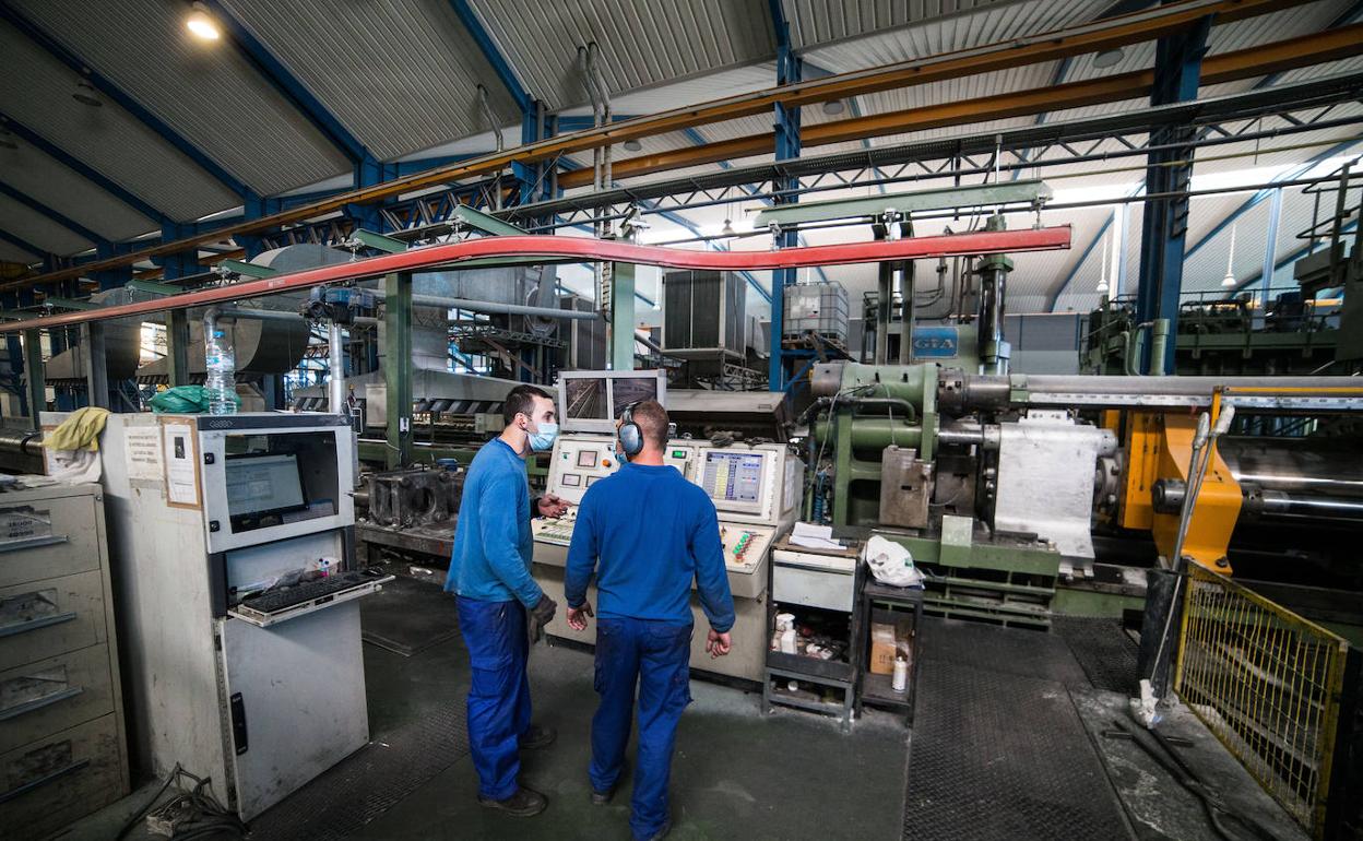 La mejora de la formación en el sector del mettal, reforzada a través de un convenio entre Principado y Femetal