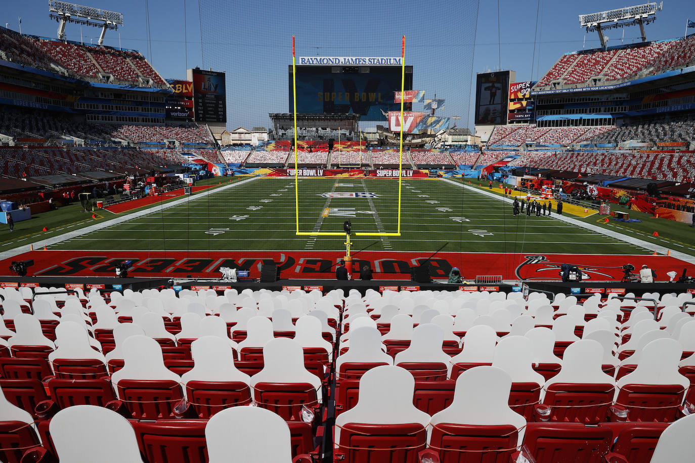 La Super Bowl de la pandemia terminó, en lo deportivo, con una aplastante y merecida victoria de los Buccaneers de Tampa sobre los Chiefs de Kansas City, por 31 a 9, que les vale a los de Florida su segundo título, 19 años después del primero | The Weeknd fue el artista canadiense encargado de protagonizar el espectáculo del intermedio