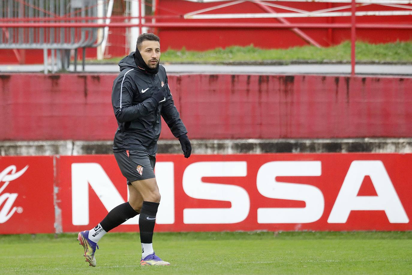 Los rojiblancos han entrenado este martes a las órdenes de David Gallego en Mareo