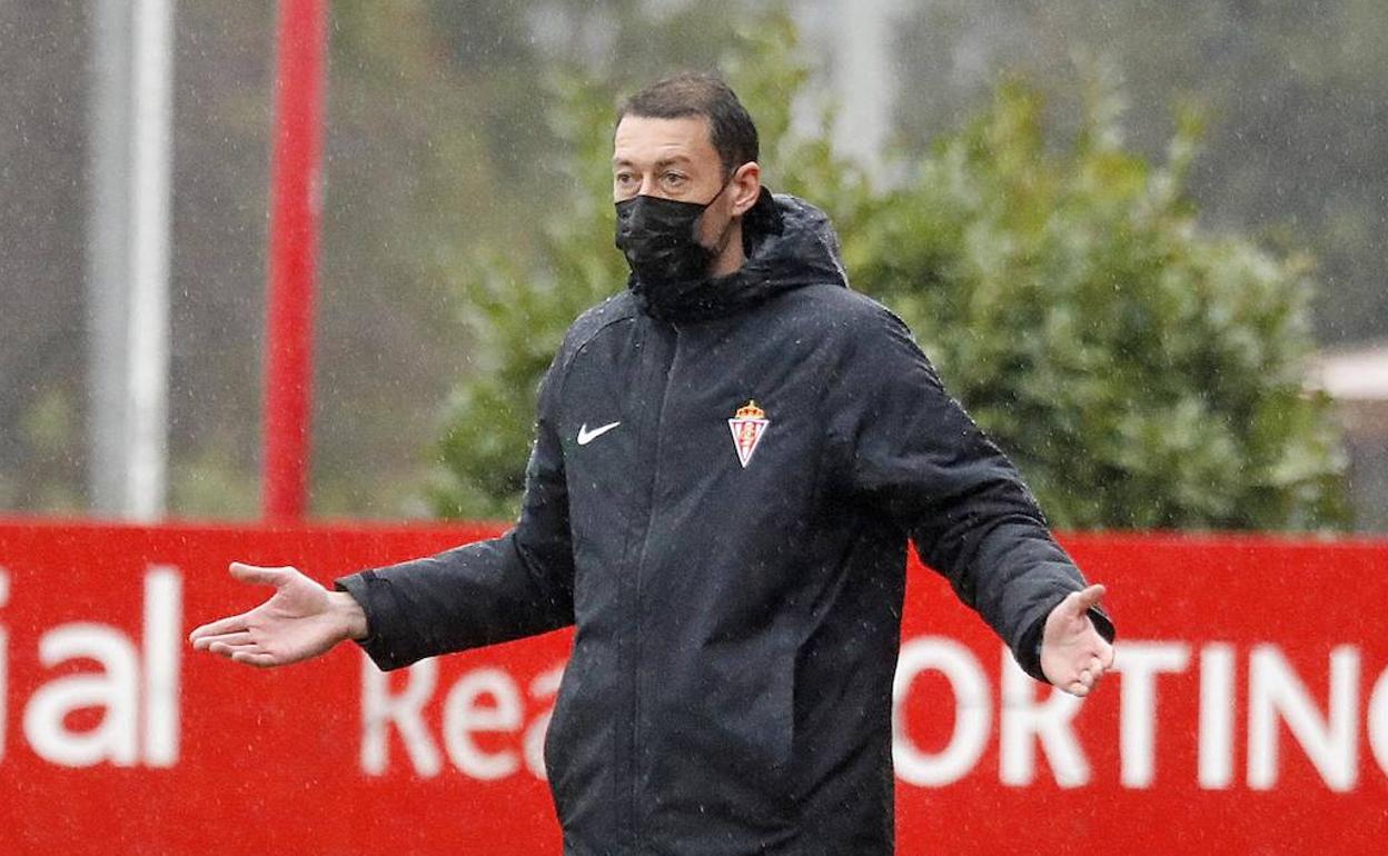 Sergio Sánchez, entrenador del Sporting B