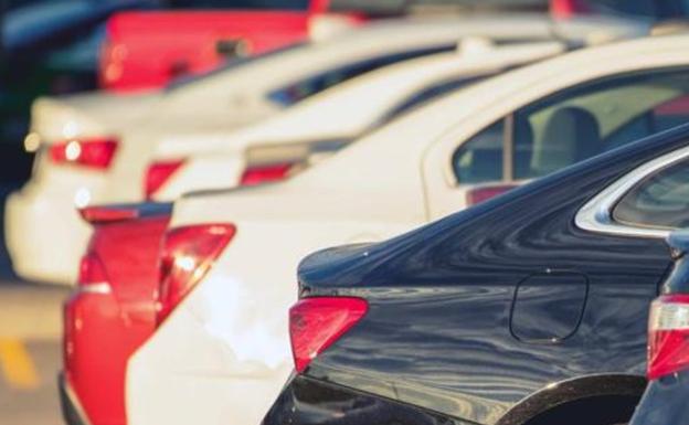 Los concesionarios terminaron 2020 con 464.300 coches usados sin vender