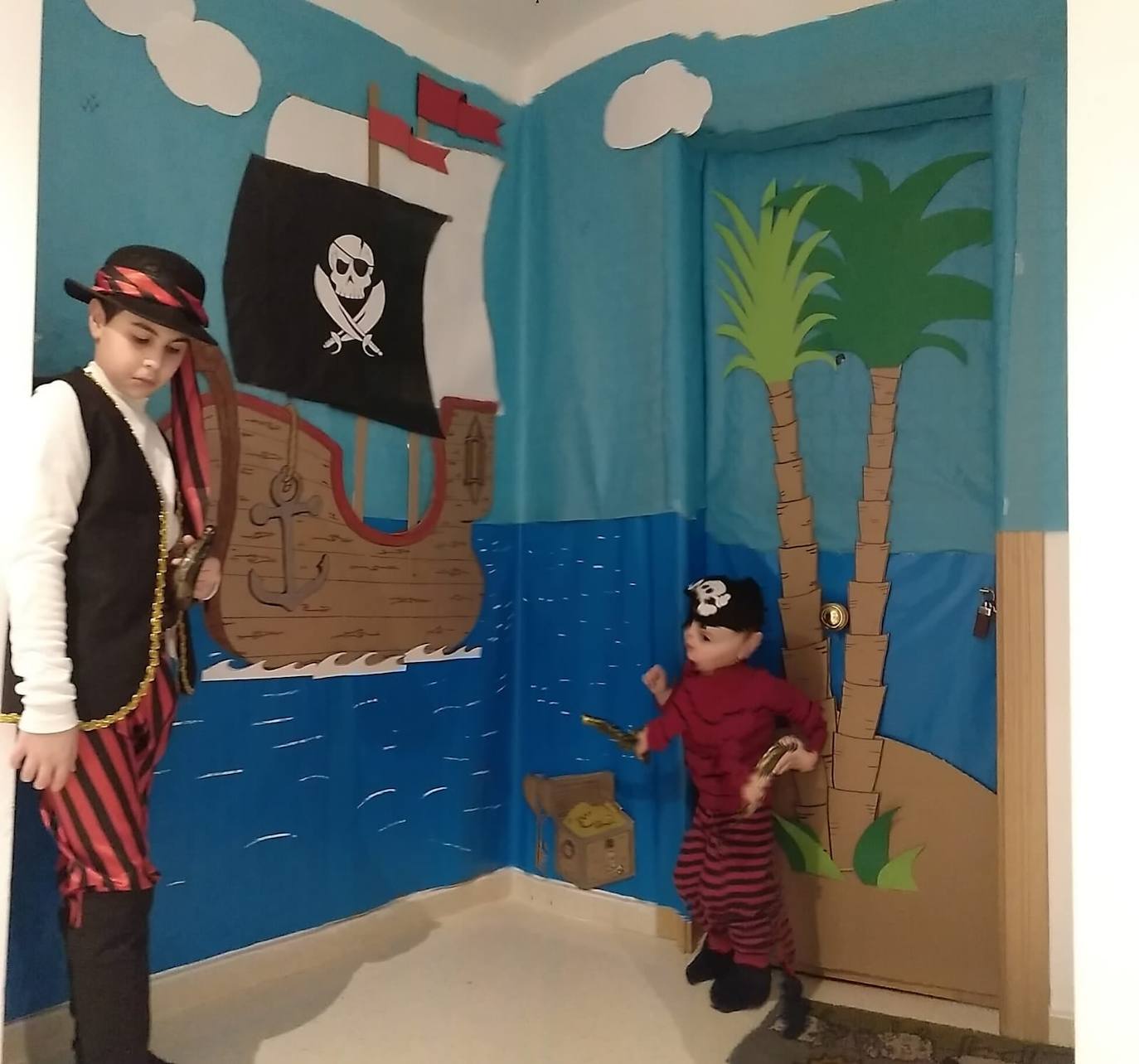 Decididos a no quedarse sin Carnaval, los ovetenses no han dudado en participar en el concurso 'Carnaval Casero 2021' convocado por la Concejalía de Centros Sociales. Una treintena de propuestas individuales y en grupo se han presentado, demostrando su originalidad y ganas de pasarlo bien.