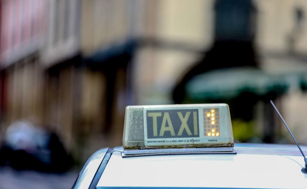 Corvera repartirá ochocientos euros a cada taxi por promocionar el comercio local