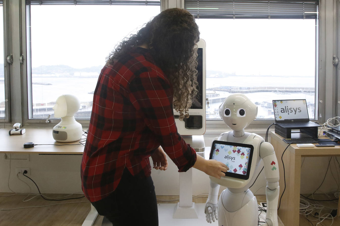 La empresa asturiana Alisys ofrece soluciones para robótica y trabaja para potenciar las capacidades de los robots por medio del software y de soluciones tecnológicas en la nube.