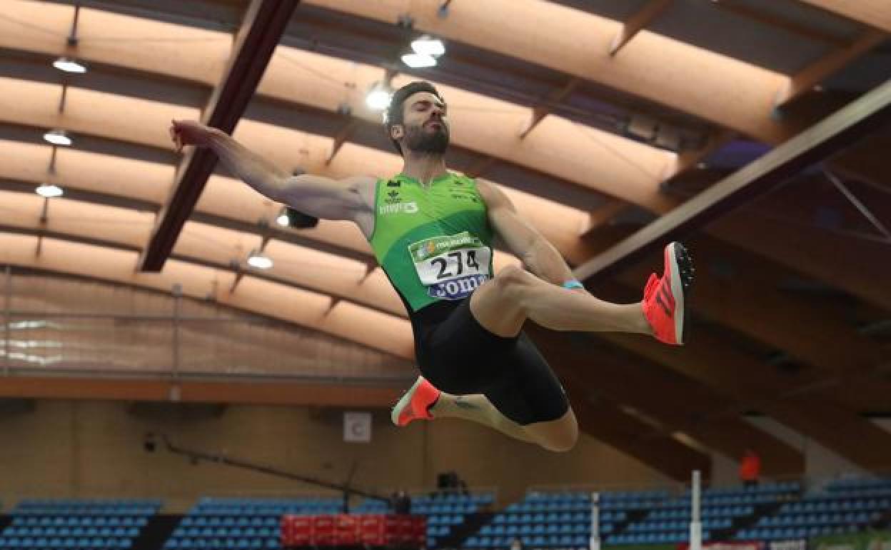 Javier Cobián, durante su prueba de este domingo en el Campeonato de España de Atletismo.