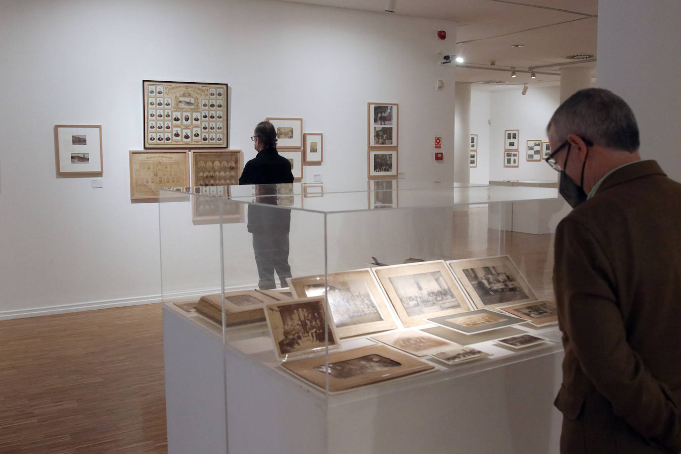 El Museo del Pueblo de Asturias ha recibido numerosas donaciones de fotografías tras la «exitosa» exposición en la sala SabadellHerrero.