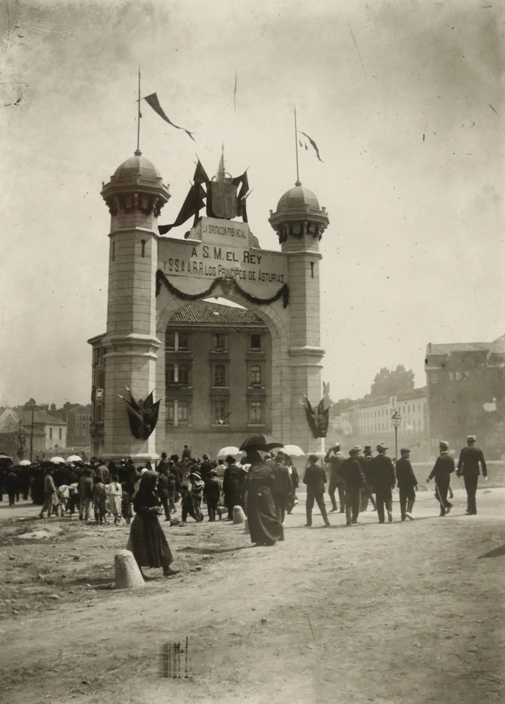 El Museo del Pueblo de Asturias ha recibido numerosas donaciones de fotografías tras la «exitosa» exposición en la sala SabadellHerrero.