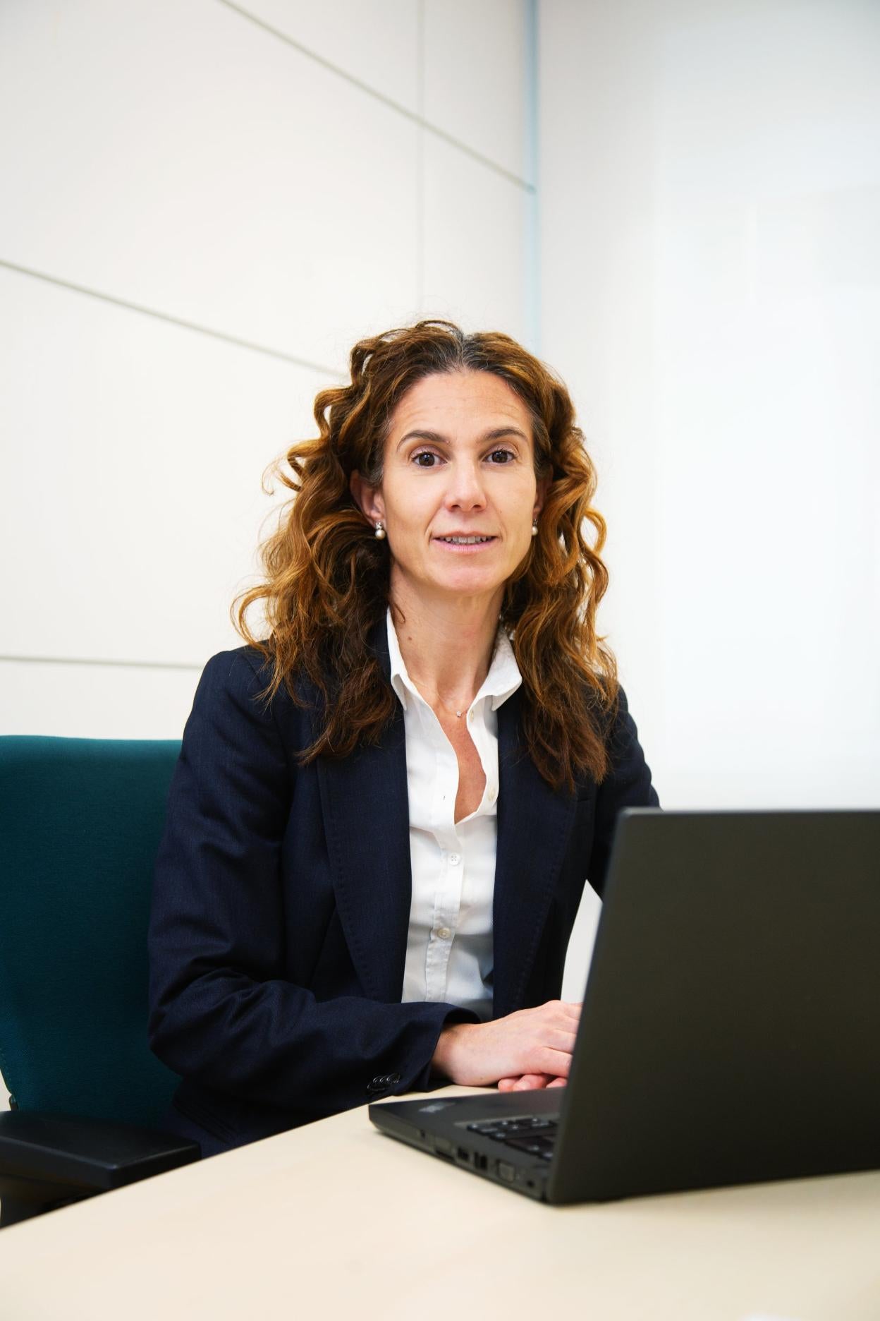 Liliana Valdés, directora de autónomos y profesionales de Caja Rural de Asturias. 