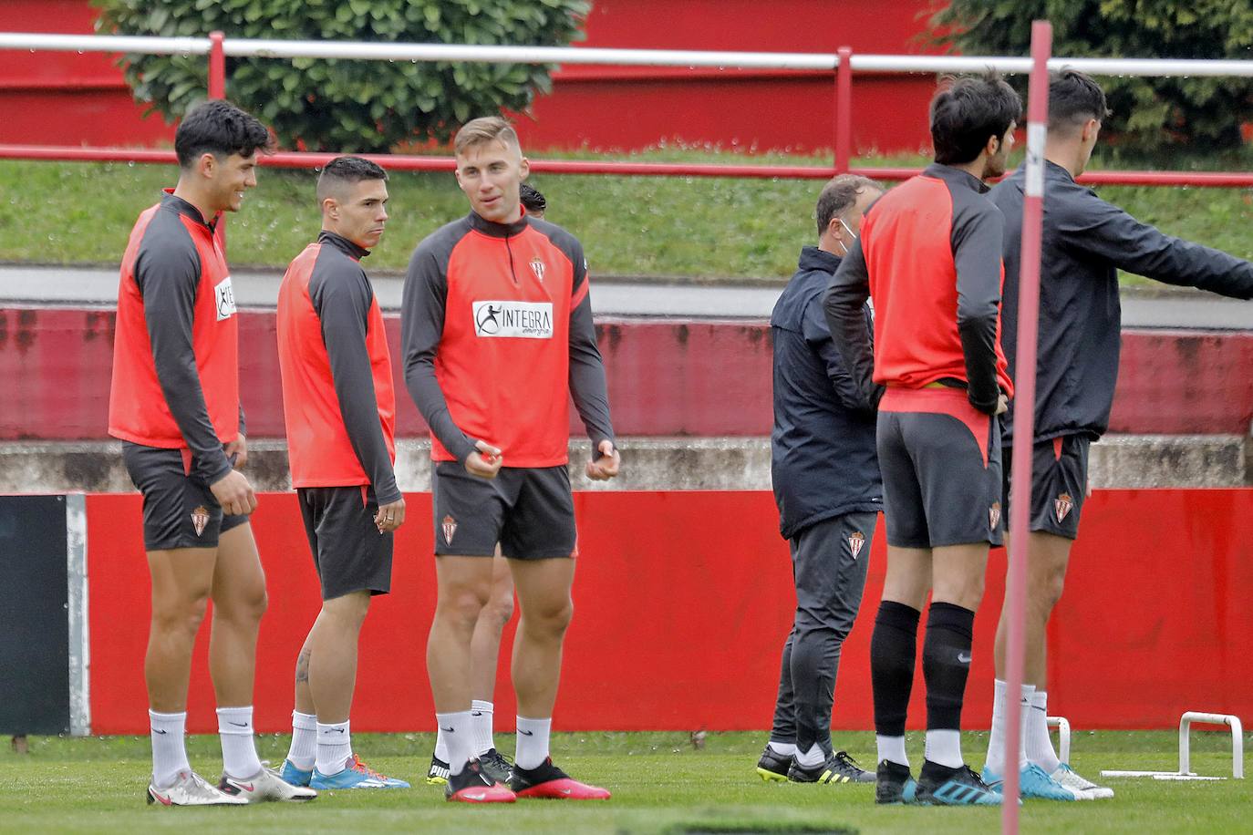 Los sportinguistas preparan su partido ante el Español