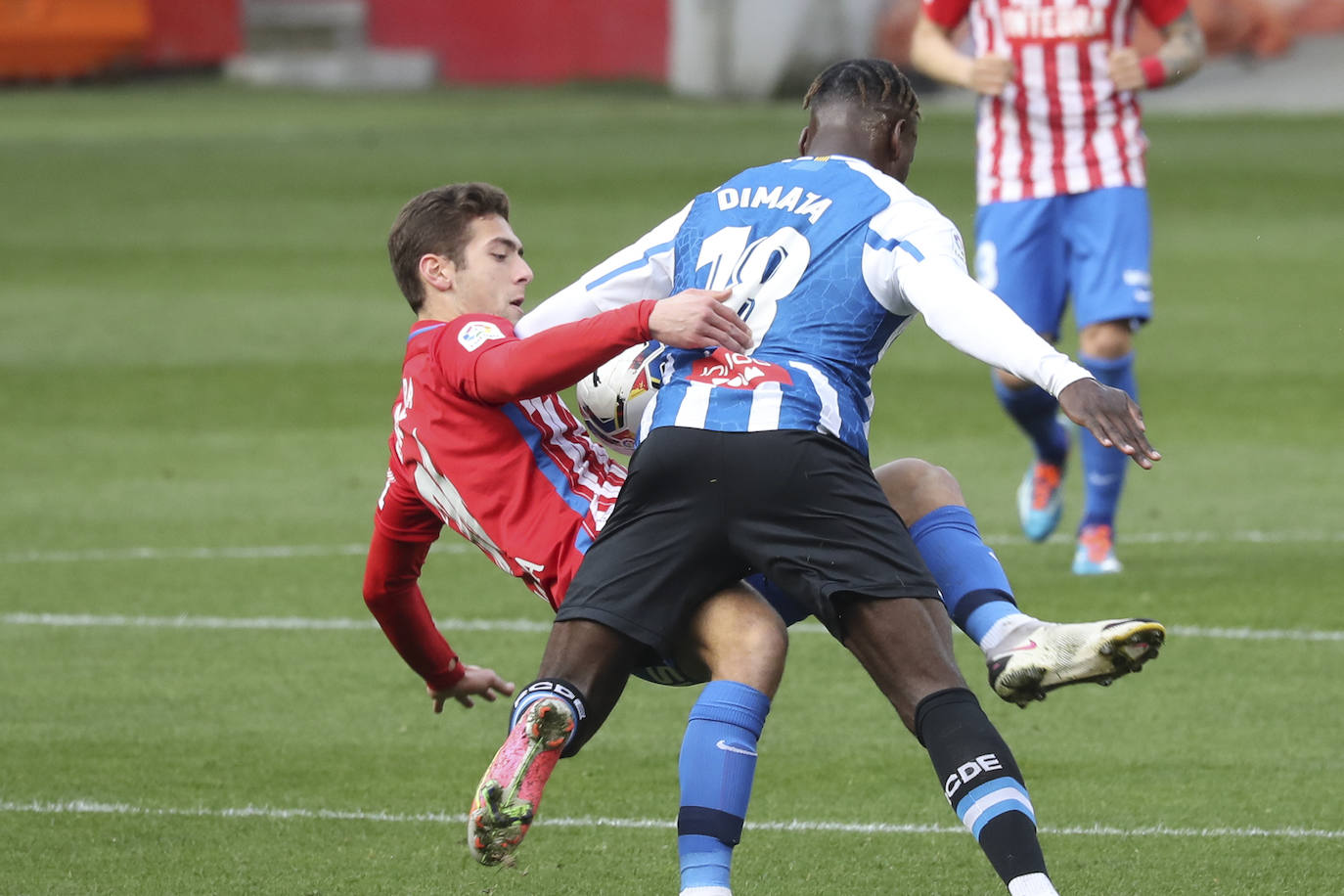 El Sporting suma un punto ante el gran candidato al ascenso esta temporada y sigue invicto en su estadio