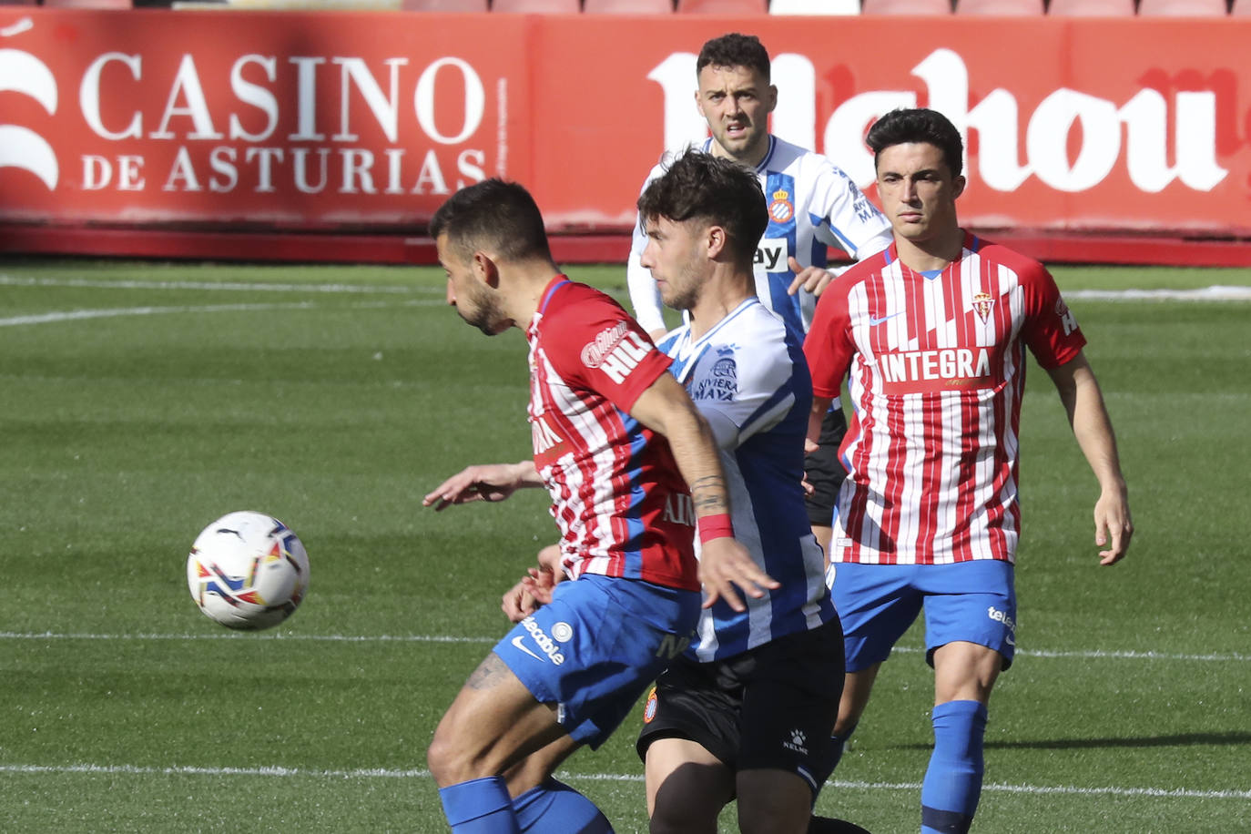 El Sporting suma un punto ante el gran candidato al ascenso esta temporada y sigue invicto en su estadio