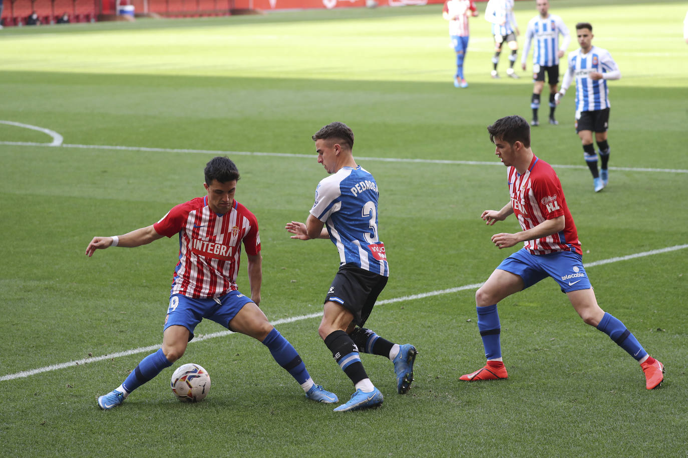 El Sporting suma un punto ante el gran candidato al ascenso esta temporada y sigue invicto en su estadio