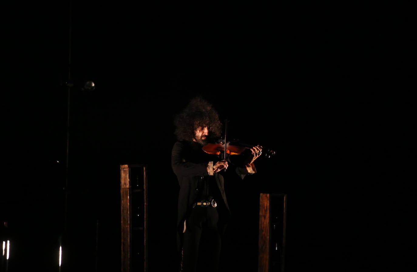 El violinista español de origen libanés y ascedencia armenia convención en el coliseo ovetense