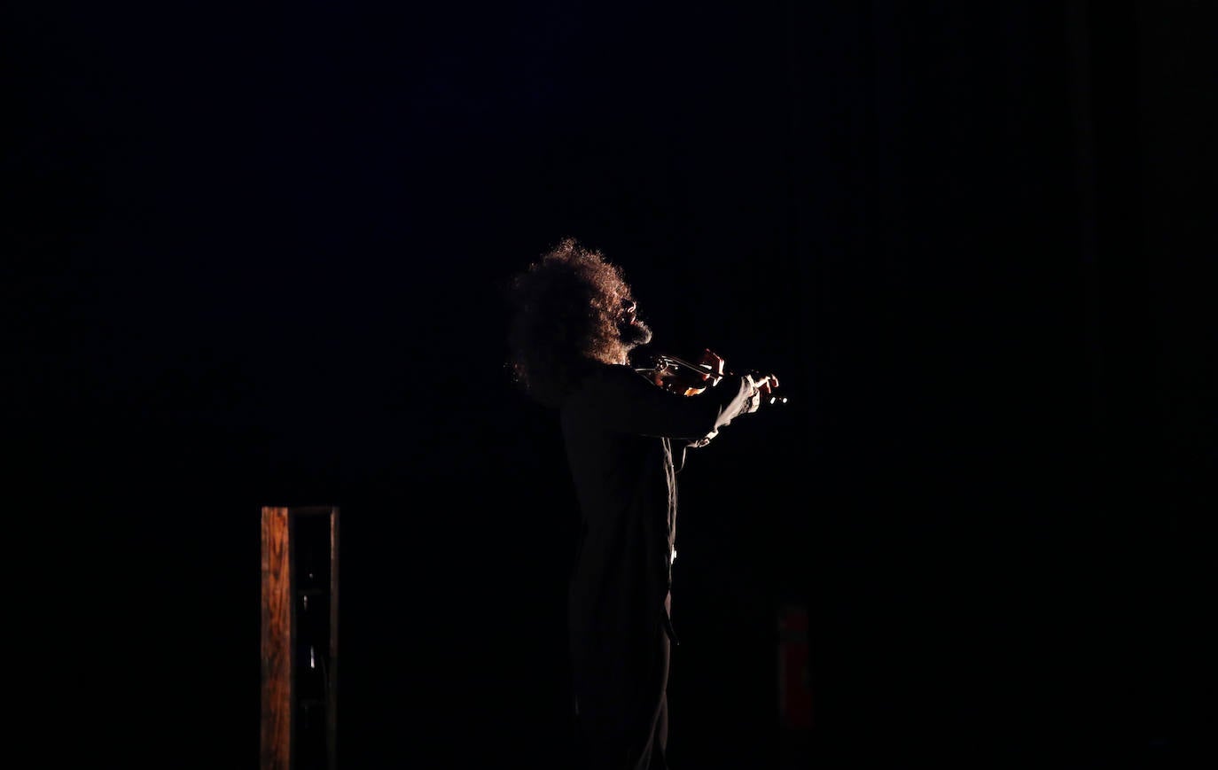 El violinista español de origen libanés y ascedencia armenia convención en el coliseo ovetense