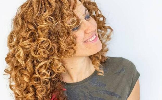 'Curly Girl': El método de una youtuber asturiana que repara los rizos y el cabello dañado