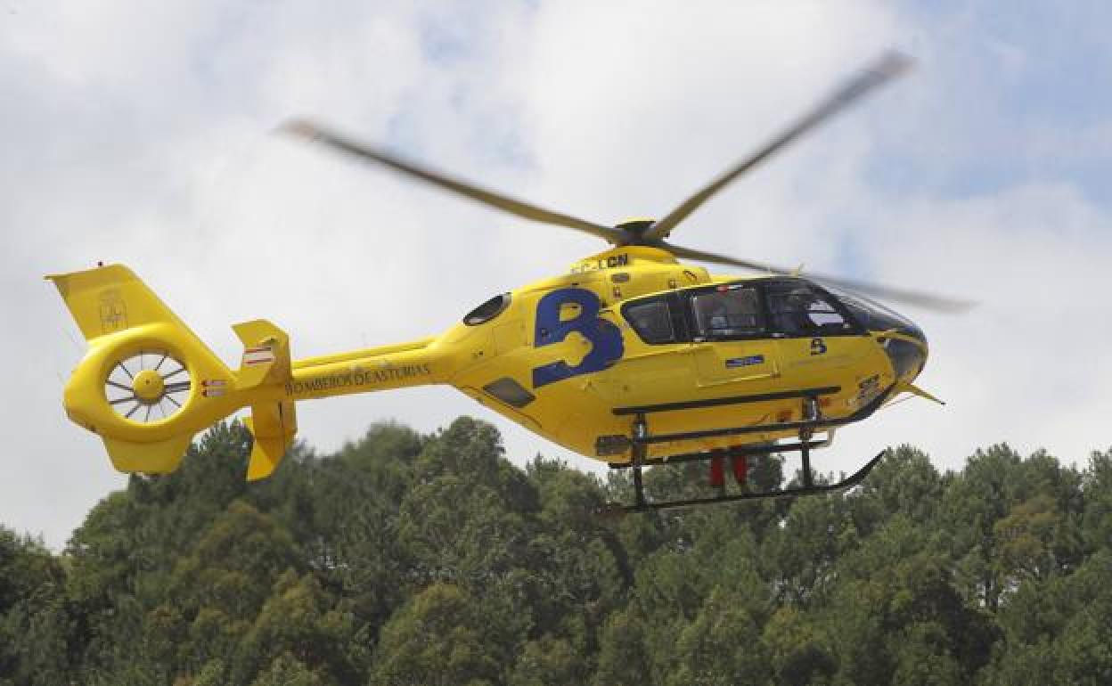 El helicóptero de Bomberos de Asturias. 