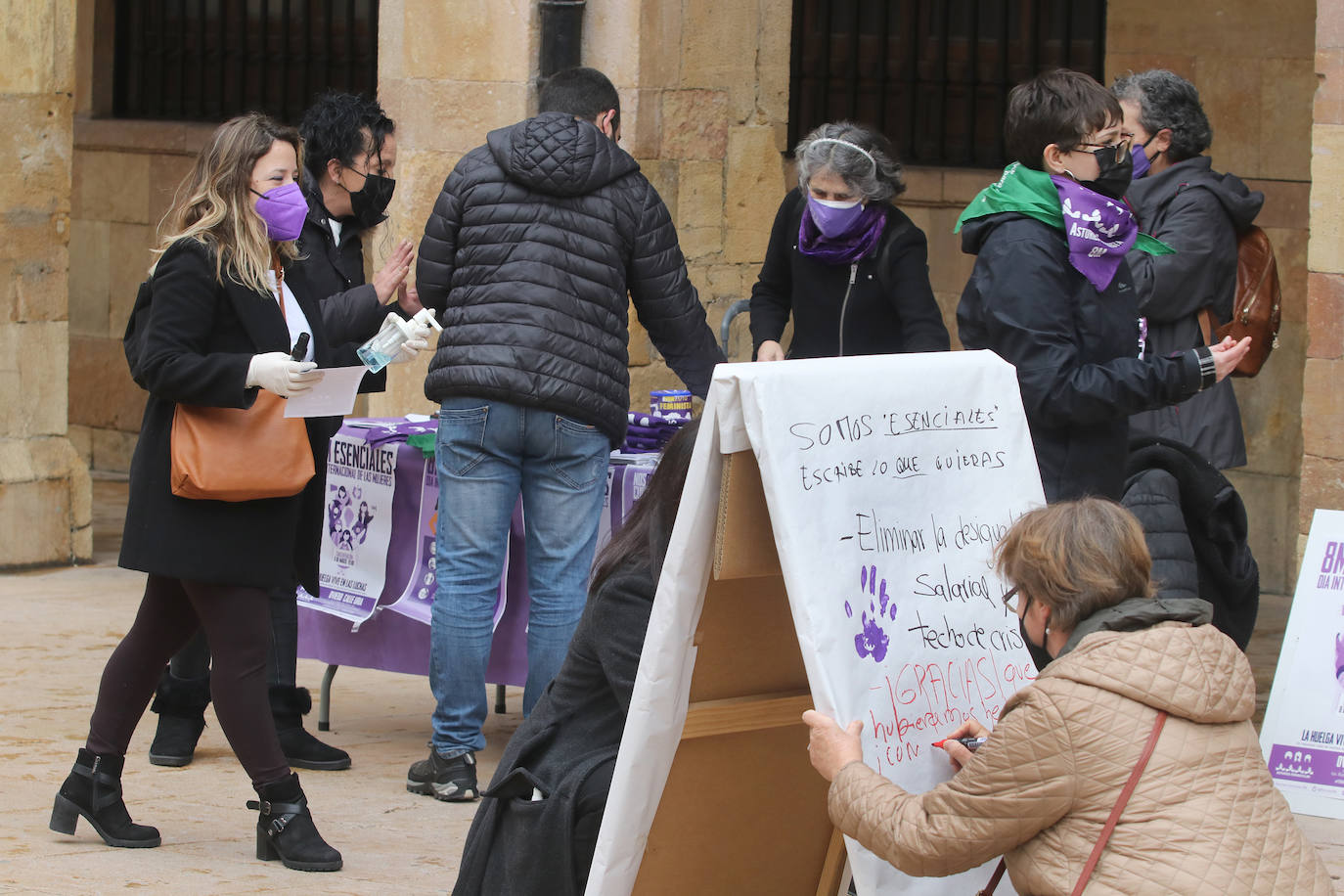 Concentraciones feministas en Gijón, Oviedo, Avilés, Siero y Colunga para presentar la protesta del Día Internacional de las Mujeres