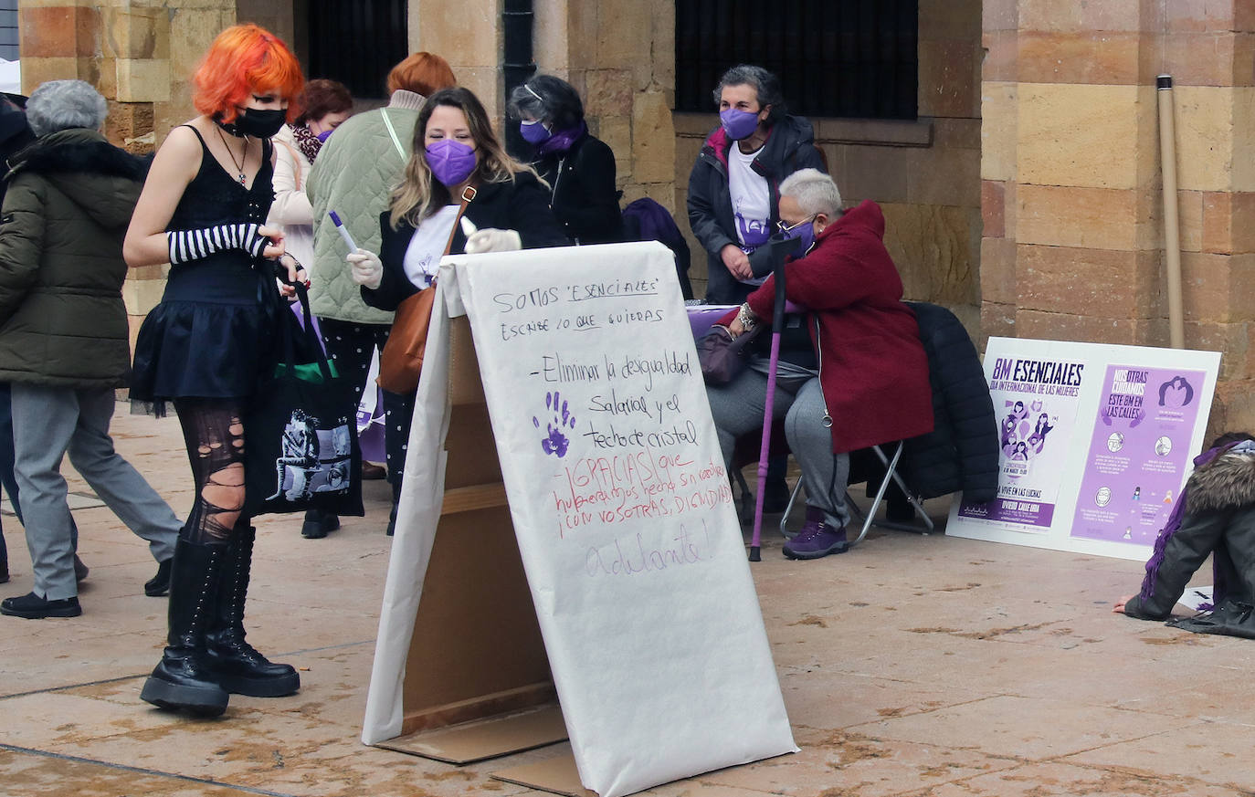 Concentraciones feministas en Gijón, Oviedo, Avilés, Siero y Colunga para presentar la protesta del Día Internacional de las Mujeres