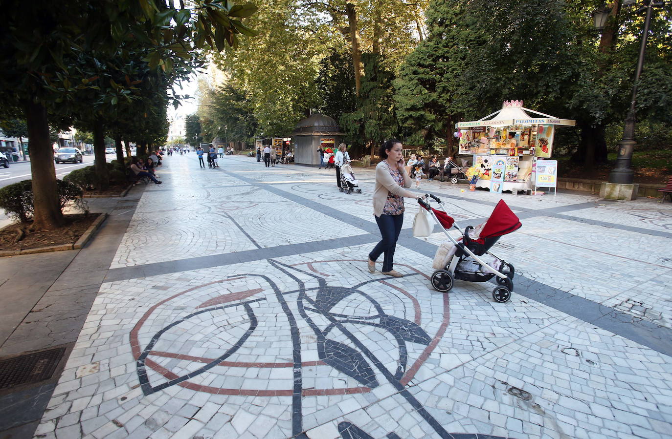 El plan director del Campo de San Francisco busca recuperar el pulmón verde para los ciudadanos e impulsar mejoras que le permitan recuperar el esplendor de épocas pasadas. Generaciones y generaciones se han criado corriendo entre sus árboles y caminos, convirtiéndole en fiel testigo de la historia de Oviedo