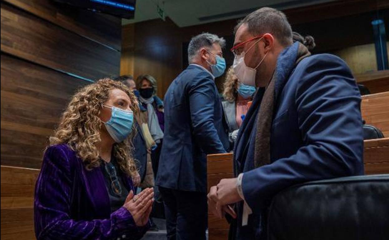 Barbón y Mallada se enzarzan en relación al 8M