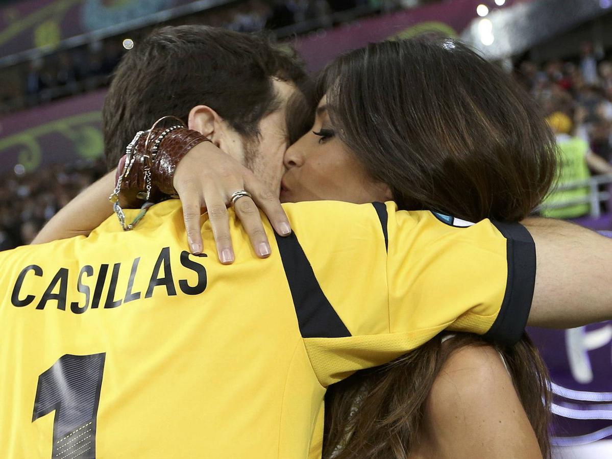 Sara Carbonero e Iker Casillas se separan tras casi cinco años de matrimonio y dos hijos en común. El motivo parece ser el desgaste de una relación que ha durado más de una década y las familias de ambos ya estarían informadas de la nueva situación.