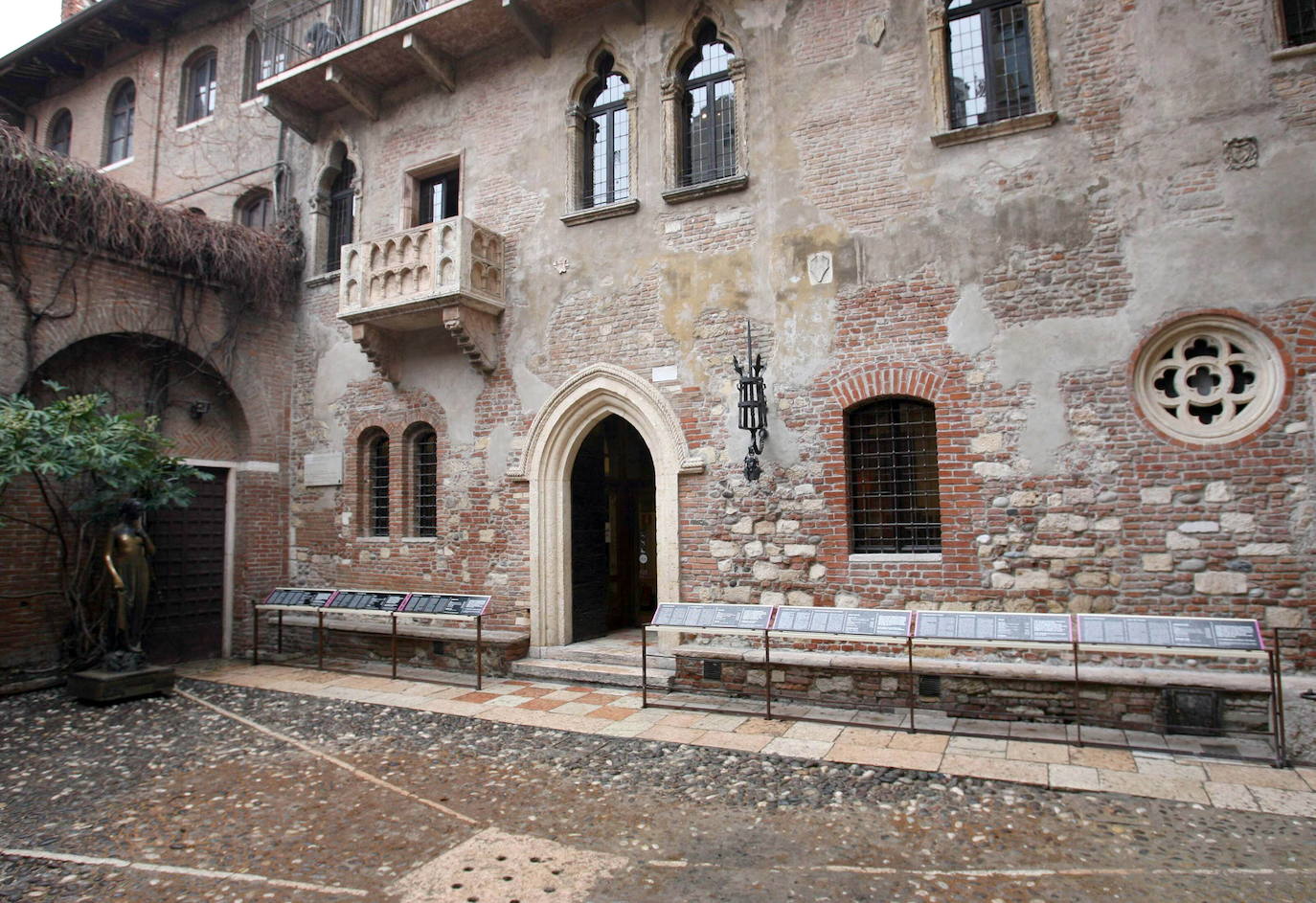 La casa de Julieta, en la piazza delle Erbe en Verona, donde la tradición sitúa la casa de la protagonista de la famosa obra de William Shakespeare, 'Romeo y Julieta'.