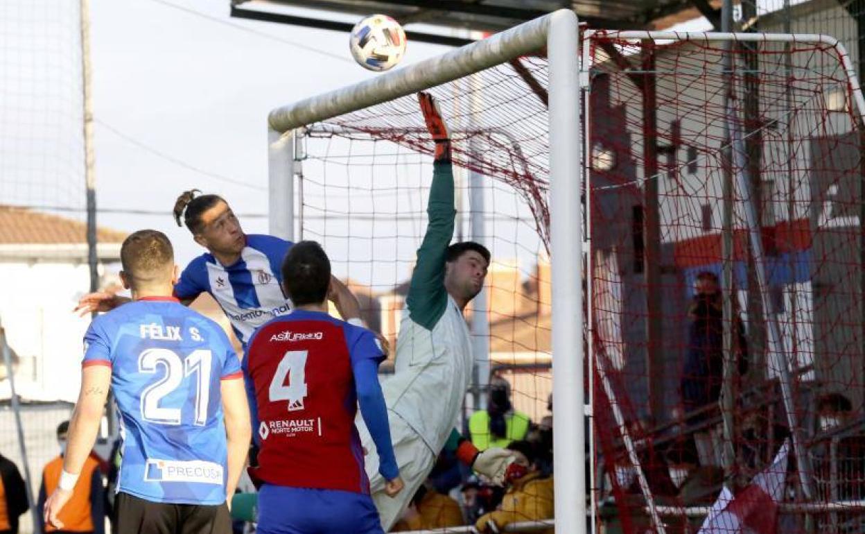El muro del Ceares frena al Avilés