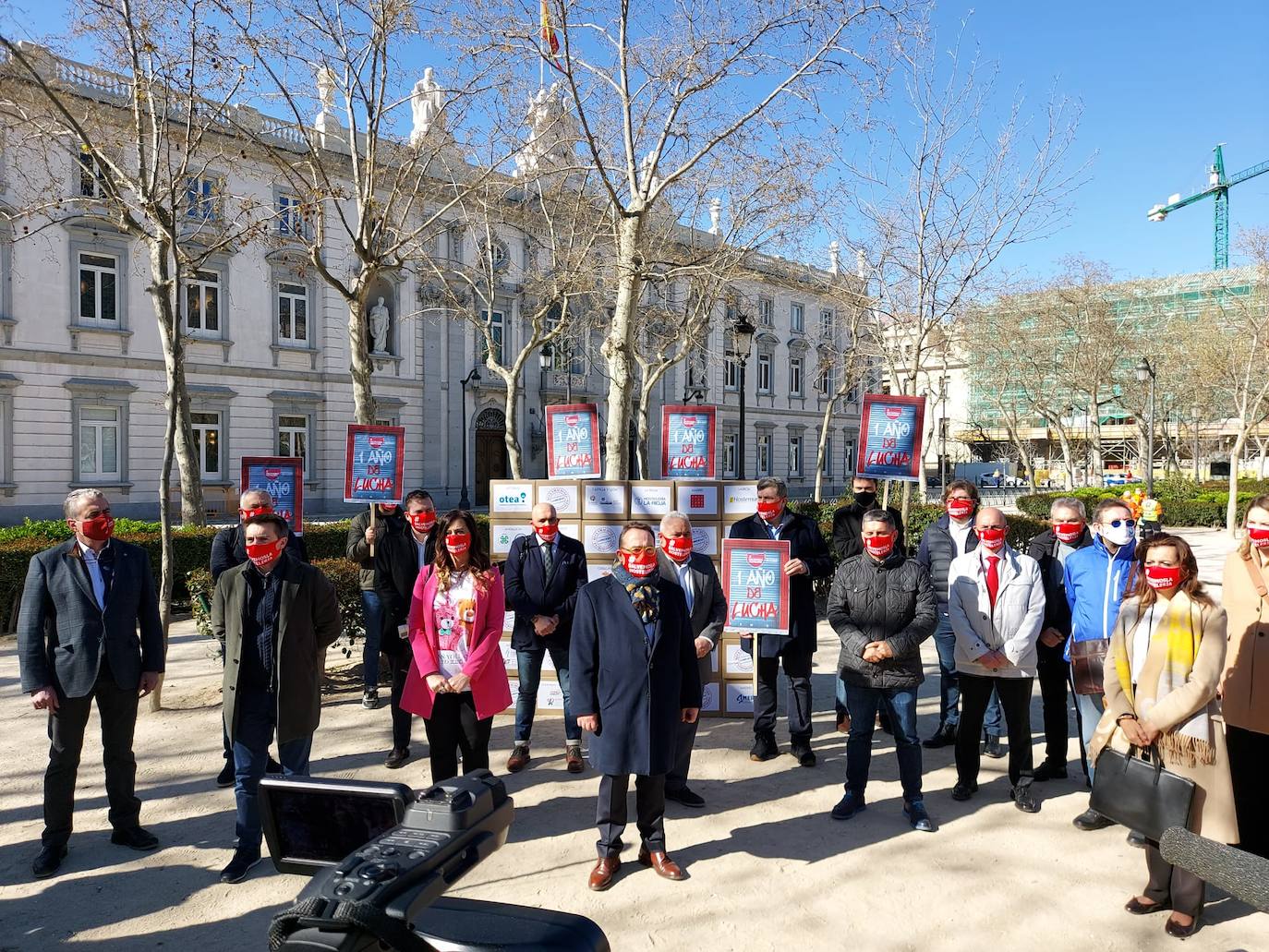 Los profesionales del sector entienden que haya ciertas limitaciones para controlar la pandemia porque «la salud es lo primero», pero alertan de que el sector se hunde.