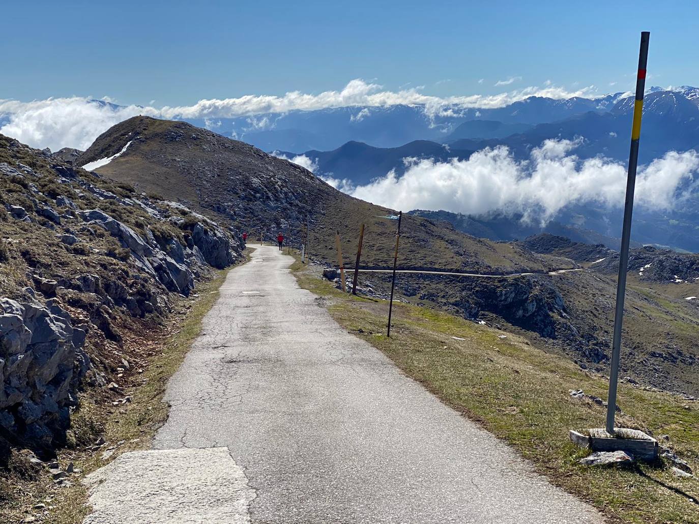 La Vuelta a España 2021 tendrá dos finales de etapa en Asturias. El pelotón llegará el 1 de septiembre en la jornada 17, con destino los Lagos de Covadonga. Un día después, los corredores saldrán de Salas y descubrirán el Gamoniteiro en la que apunta a ser la etapa decisiva de la edición. 