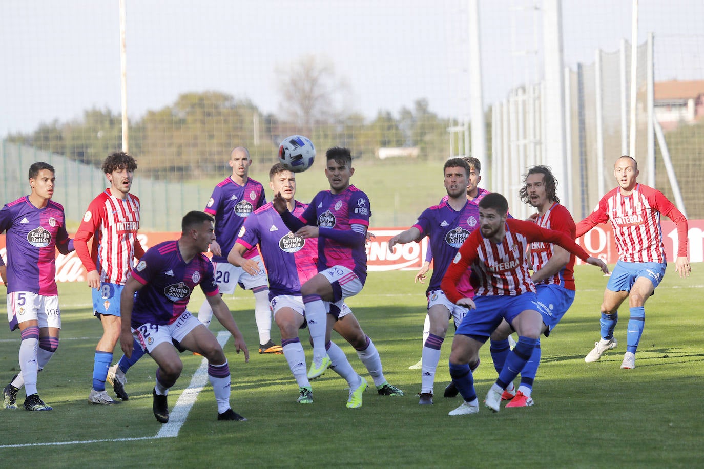 Fotos: Sporting B 0-2 Valladolid Promesas, en imágenes