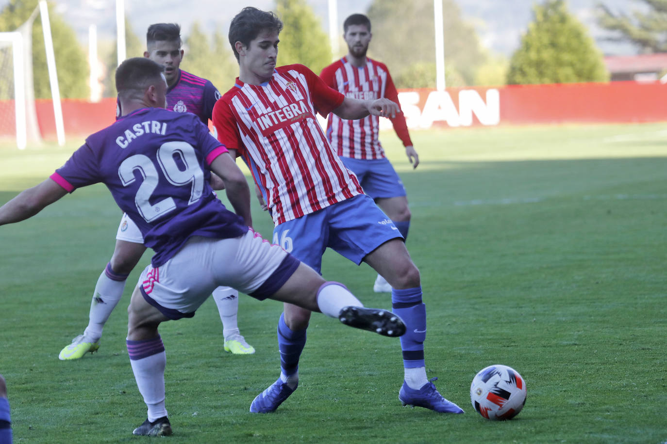 Fotos: Sporting B 0-2 Valladolid Promesas, en imágenes