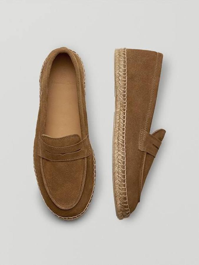 Alpargata tipo mocasín con detalle tipo antifaz de cuero y de Massimo Dutti, 59,95 euros.