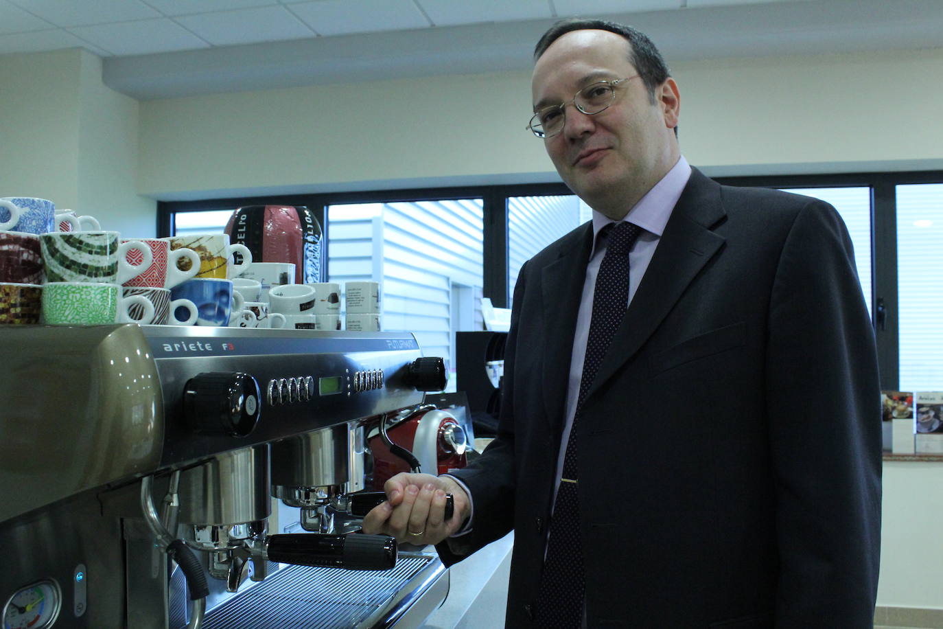 Muere a los 51 años tras sufrir un problema cardiaco mientras asistía a la misa de un funeral en Sangoñedo, Tineo.