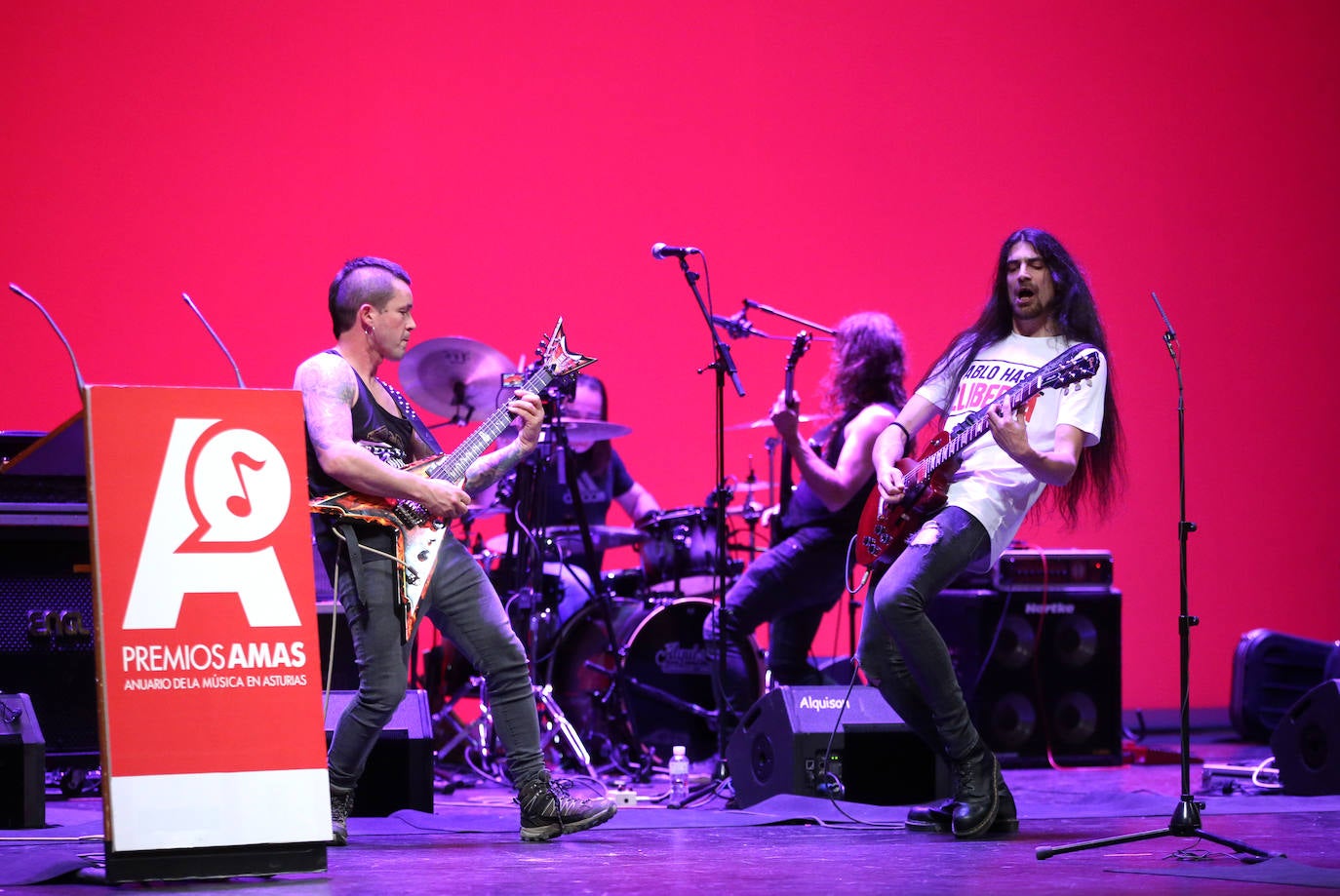 La mítica banda Felpeyu y el promotor musical Miguel Escalada recibieron los galardones de honor, a los que se sumaron otros veintiún reconocimientos