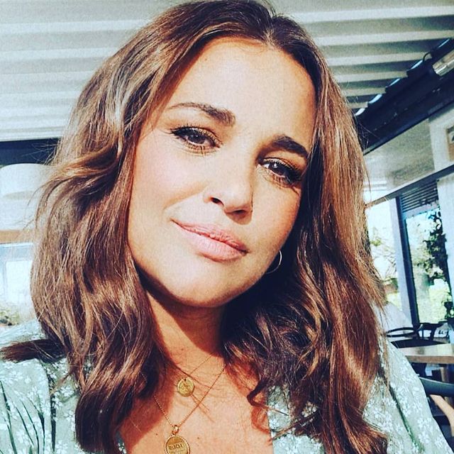 La actriz asturiana está a punto de dar a luz. El mes de abril nacerá su segundo hijo y la artista afronta los últimos días antes de ser mamá de dos con la misma naturalidad con la que ha llevado un embarazo en el que ha cogido 25 kilos. Estas son algunas de las imágenes de la canguesa con una barriga que tiene casi las horas contadas