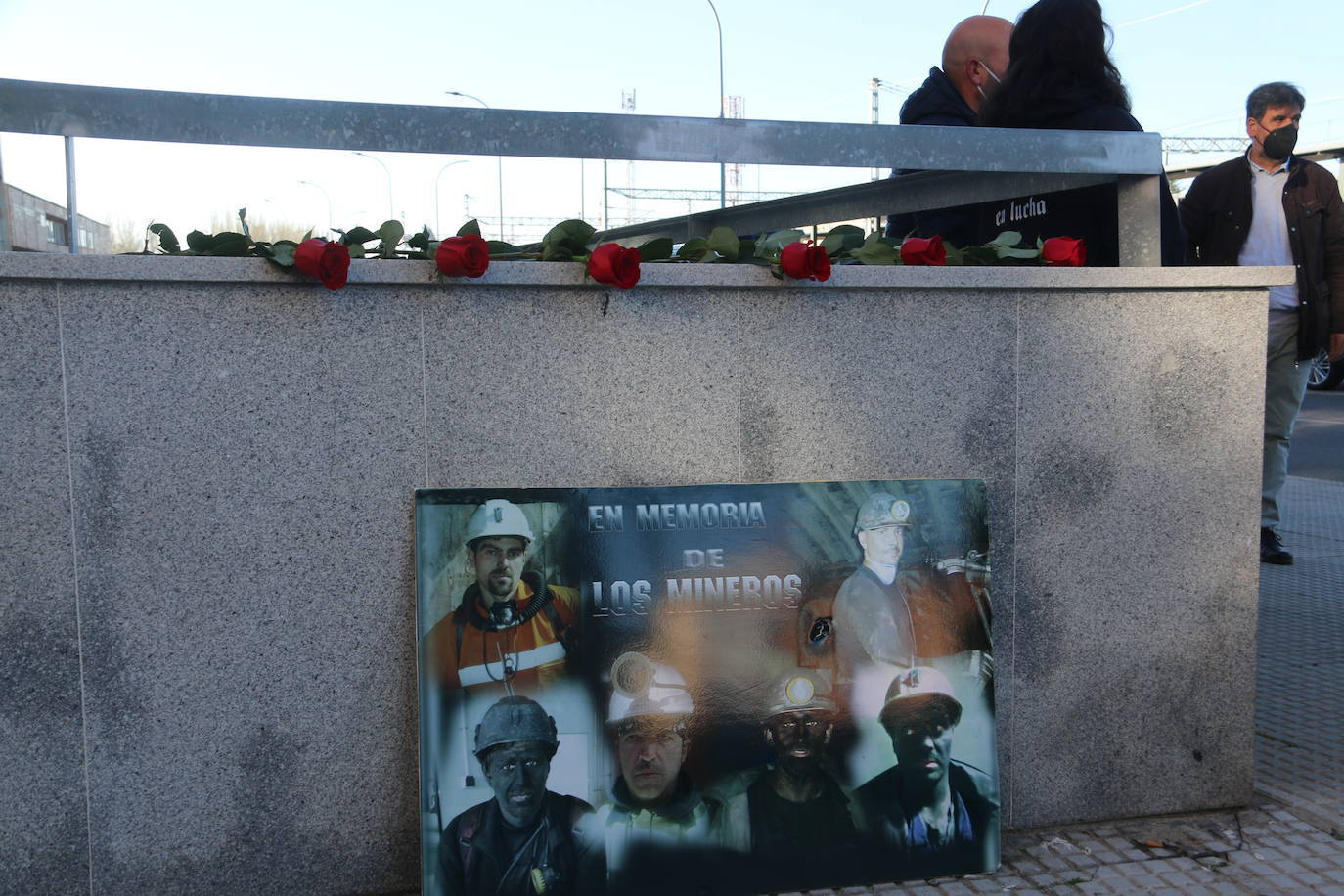 Las familias de 'Los seis de Tabliza' piden justicia en el Juzgado de León por el accidente que acabó con la vida de seis trabajadores de la Hullera Vasco Leonesa: «Que paguen por lo que han hecho ya que a nuestros hijos no nos los van a devolver»