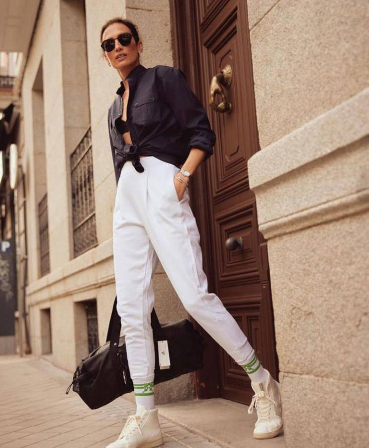 Tras las vacaciones de Semana Santa toca afrontar el mes de abril y de estrenar con el buen tiempo todas esas tendencias primaverales que poco a poco comenzarán a ser protagonistas en nuestros armarios. Prendas alegres, coloridas y con muchos estampados, que sobre todo en el norte tendremos que combinar con prendas algo más abrigadas para esos días más frescos y de entretiempo que aún nos quedan por delante. Pero si a estas alturas lo que buscas es un poco de inspiración para estas próximas semanas, no te pierdas los looks más estilosos que nos han ido dejando en Instagram las expertas en moda.